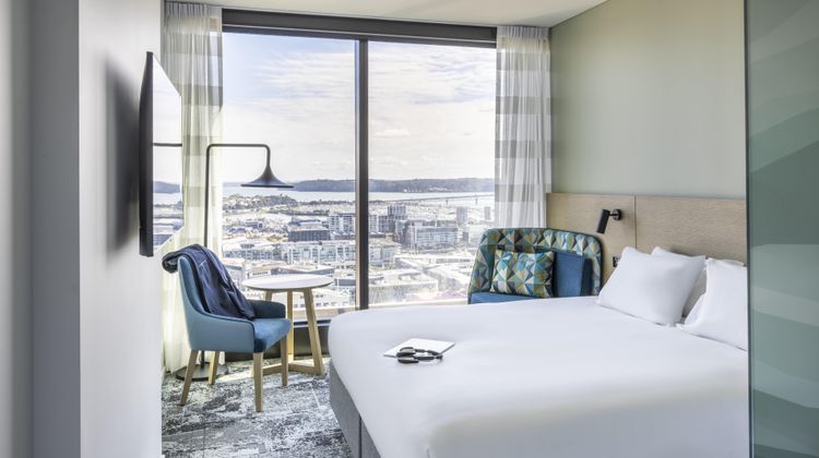 Holiday Inn Express Auckland City Centre Room
