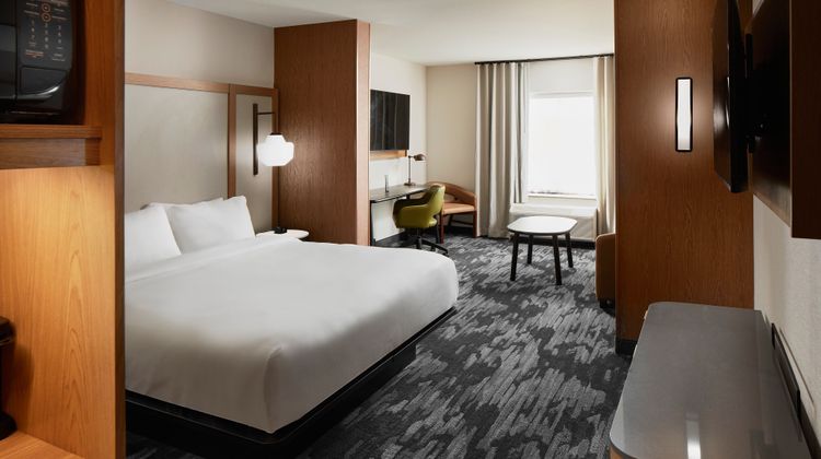 Fairfield Inn & Suites Stony Creek Suite