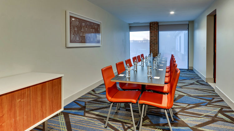 Holiday Inn Express Hotel & Suites Meeting