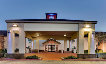 Holiday Inn Express Hotel & Suites