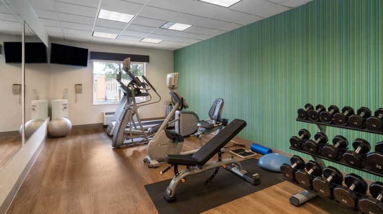 Holiday Inn Express & Suites Health Club