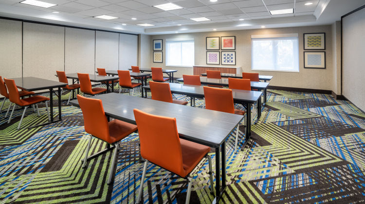 Holiday Inn Express & Suites Meeting