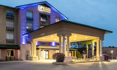 Holiday Inn Express & Suites