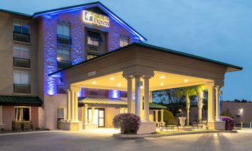 Holiday Inn Express & Suites