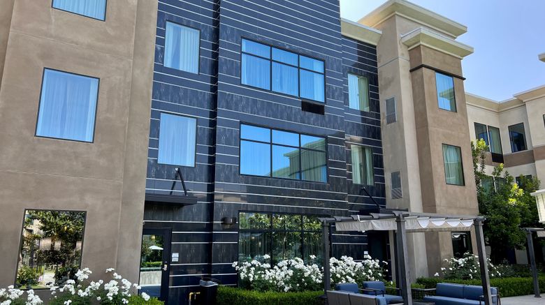 <b>Staybridge Suites Carlsbad Exterior</b>. Images powered by <a href="https://www.leonardoworldwide.com/" title="Leonardo Worldwide" target="_blank">Leonardo</a>.