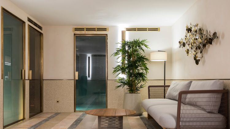 Grand Powers Paris Spa