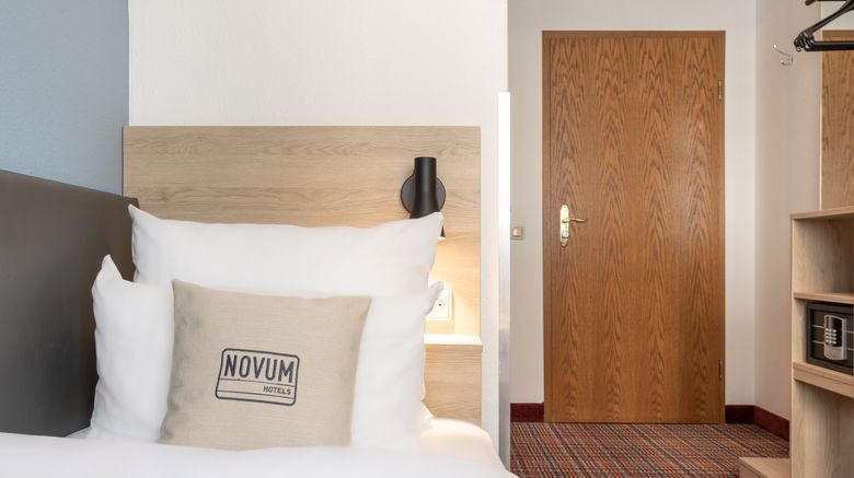 <b>Novum Hotel Ambassador Essen Room</b>. Images powered by <a href="https://www.leonardoworldwide.com/" title="Leonardo Worldwide" target="_blank">Leonardo</a>.