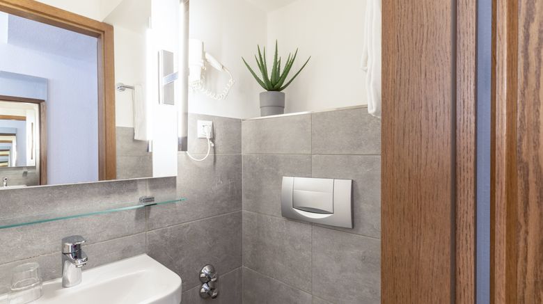 <b>Novum Hotel Ambassador Essen Room</b>. Images powered by <a href="https://www.leonardoworldwide.com/" title="Leonardo Worldwide" target="_blank">Leonardo</a>.