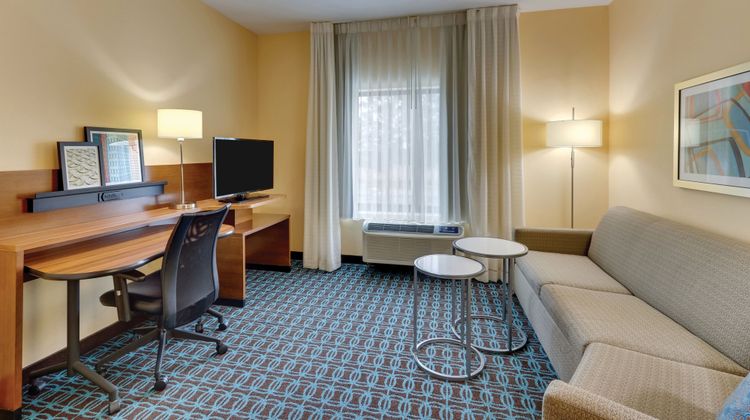 Fairfield Inn & Suites Dunn I-95 Room