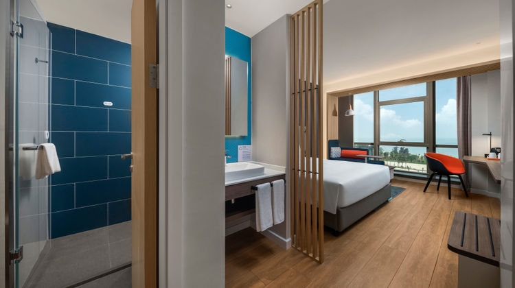 Holiday Inn Express Silver Beach Room