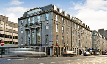 Royal Athenaeum Suites