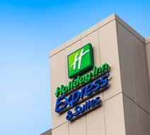 Holiday Inn Express/Stes Sunshine Coast Exterior