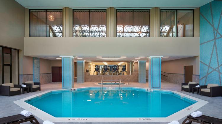 Toronto Airport Marriott Hotel Pool