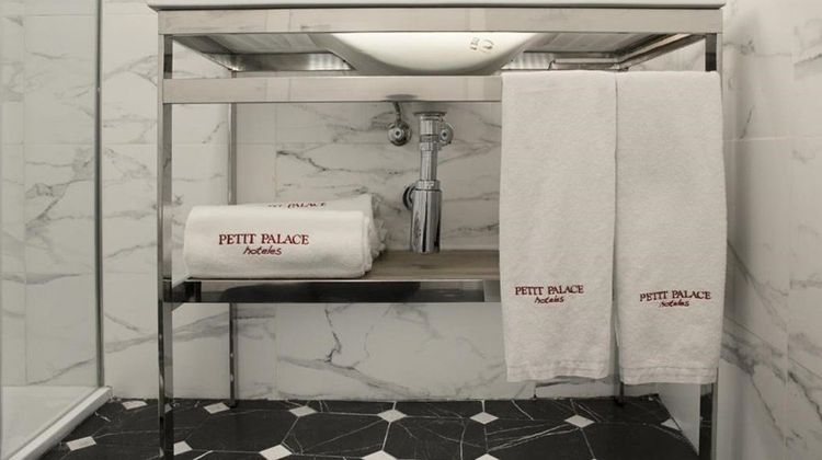 Petit Palace Chueca Room