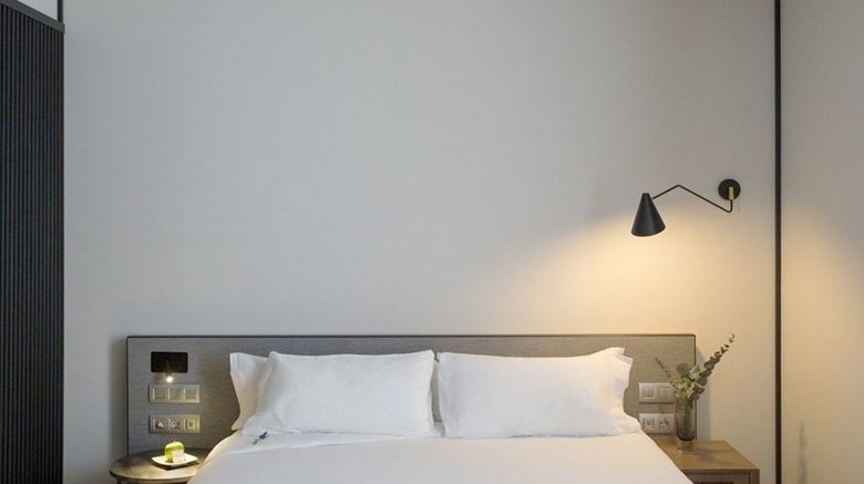 <b>ICON Embassy Room</b>. Images powered by <a href="https://www.leonardoworldwide.com/" title="Leonardo Worldwide" target="_blank">Leonardo</a>.