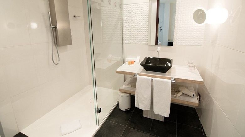 <b>Hotel Petit Palace Savoy Alfonso XII Room</b>. Images powered by <a href="https://www.leonardoworldwide.com/" title="Leonardo Worldwide" target="_blank">Leonardo</a>.