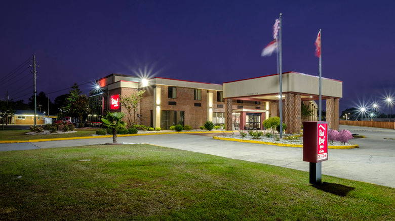 <b>Red Roof Inn & Suites Jacksonville, NC Exterior</b>. Images powered by <a href="https://www.leonardoworldwide.com/" title="Leonardo Worldwide" target="_blank">Leonardo</a>.