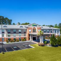 Holiday Inn Express & Suites Hinesville