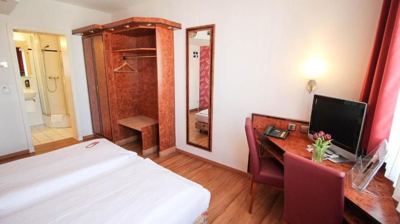 <b>Miramar Hotel Room</b>. Images powered by <a href="https://www.leonardoworldwide.com/" title="Leonardo Worldwide" target="_blank">Leonardo</a>.