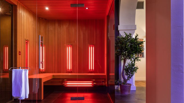 <b>Grand Hotel De Draak & Residence Pool</b>. Images powered by <a href="https://www.leonardoworldwide.com/" title="Leonardo Worldwide" target="_blank">Leonardo</a>.