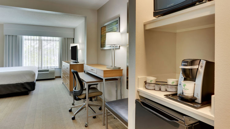 Holiday Inn Franklin-Cool Springs Room