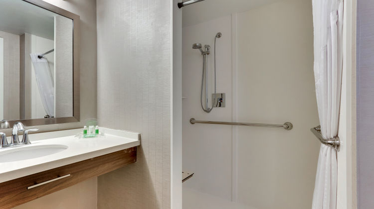 Holiday Inn Franklin-Cool Springs Room