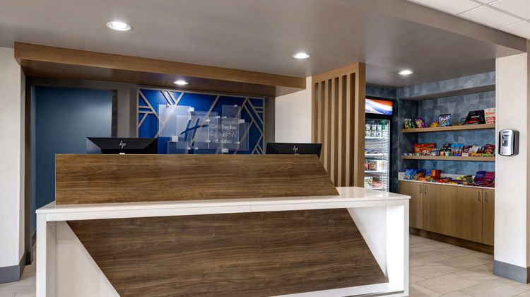 Holiday Inn Express Omaha West - 90th St Lobby