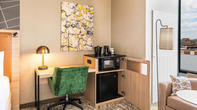SpringHill Suites Downtown Conv Ctr Area Room