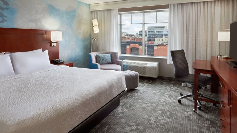 <b>Courtyard by Marriott Ottawa Downtown Room</b>. Images powered by <a href="https://www.leonardoworldwide.com/" title="Leonardo Worldwide" target="_blank">Leonardo</a>.