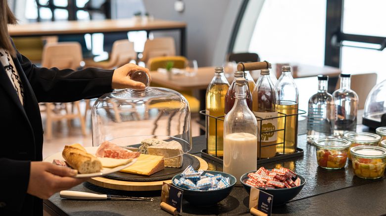 <b>Holiday Inn Lyon-Vaise Restaurant</b>. Images powered by <a href="https://www.leonardoworldwide.com/" title="Leonardo Worldwide" target="_blank">Leonardo</a>.