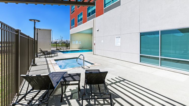 Holiday Inn Express & Suites Houston SW Spa