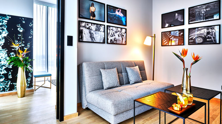 <b>NYX Warsaw Suite</b>. Images powered by <a href="https://www.leonardoworldwide.com/" title="Leonardo Worldwide" target="_blank">Leonardo</a>.