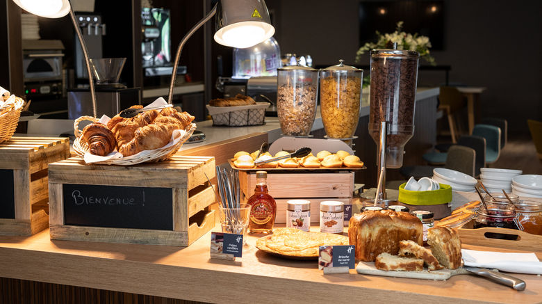 <b>Holiday Inn Lyon-Vaise Restaurant</b>. Images powered by <a href="https://www.leonardoworldwide.com/" title="Leonardo Worldwide" target="_blank">Leonardo</a>.