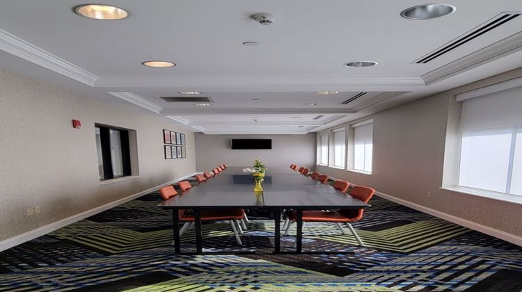 Holiday Inn Express Hotel & Suites Meeting