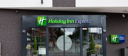 Holiday Inn Express Airport Exterior