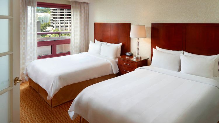 Atlanta Marriott Suites Midtown Suite