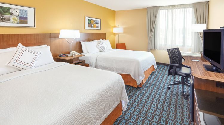 Fairfield Inn & Suites Chicago Lombard Room
