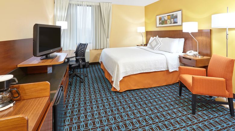 <b>Fairfield Inn & Suites Chicago Lombard Room</b>. Images powered by <a href="https://www.leonardoworldwide.com/" title="Leonardo Worldwide" target="_blank">Leonardo</a>.