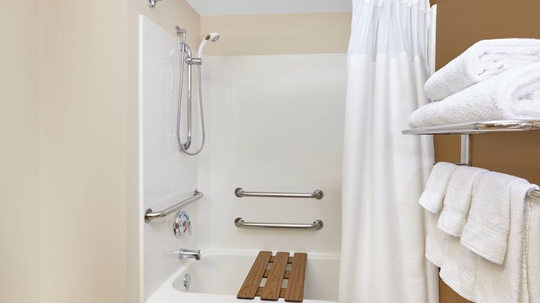 <b>Fairfield Inn & Suites Chicago Lombard Room</b>. Images powered by <a href="https://www.leonardoworldwide.com/" title="Leonardo Worldwide" target="_blank">Leonardo</a>.