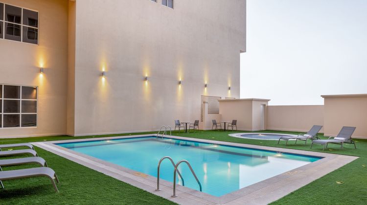 Residence Inn Dammam Pool