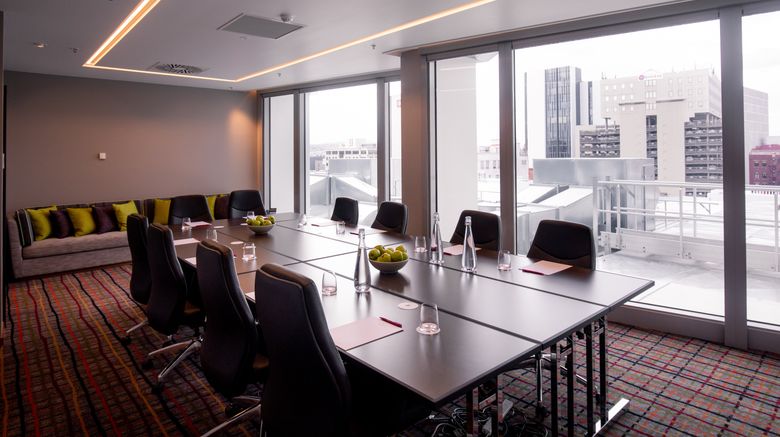 <b>Crowne Plaza Hobart Meeting</b>. Images powered by <a href="https://www.leonardoworldwide.com/" title="Leonardo Worldwide" target="_blank">Leonardo</a>.