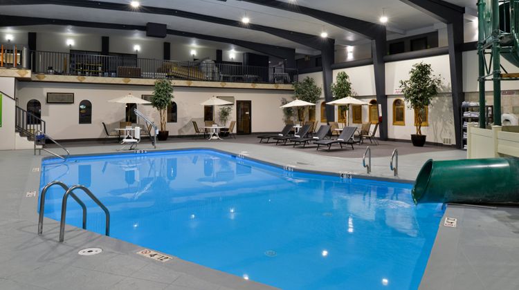 Holiday Inn Convention Center Pool