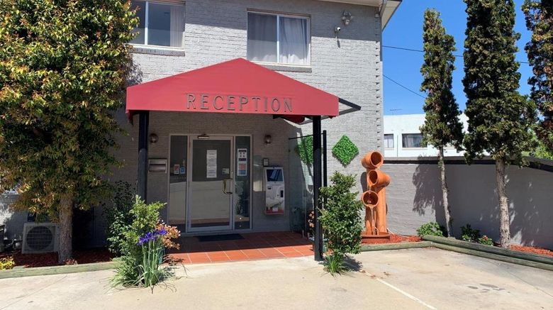 Crest Motor Inn Lobby. Images powered by <a href="https://www.leonardoworldwide.com" target="_blank" rel="noopener">Leonardo</a>.