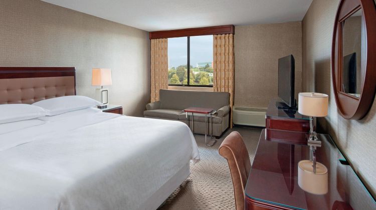 Sheraton Harrisburg Hershey Hotel Room