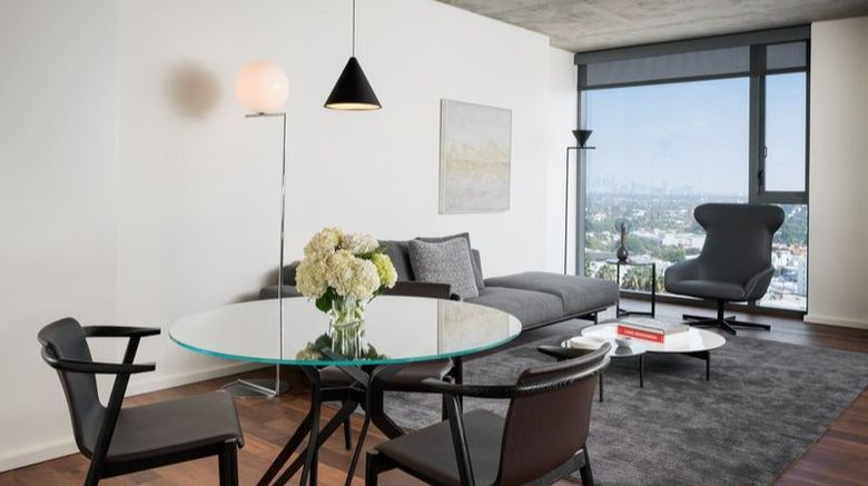 <b>AKA West Hollywood Room</b>. Images powered by <a href="https://www.leonardoworldwide.com/" title="Leonardo Worldwide" target="_blank">Leonardo</a>.