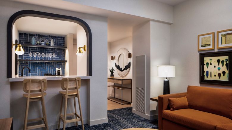<b>The Ellison, A Tribute Portfolio Hotel Suite</b>. Images powered by <a href="https://www.leonardoworldwide.com/" title="Leonardo Worldwide" target="_blank">Leonardo</a>.