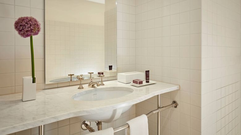 <b>The Ritz-Carlton, Wolfsburg Room</b>. Images powered by <a href="https://www.leonardoworldwide.com/" title="Leonardo Worldwide" target="_blank">Leonardo</a>.