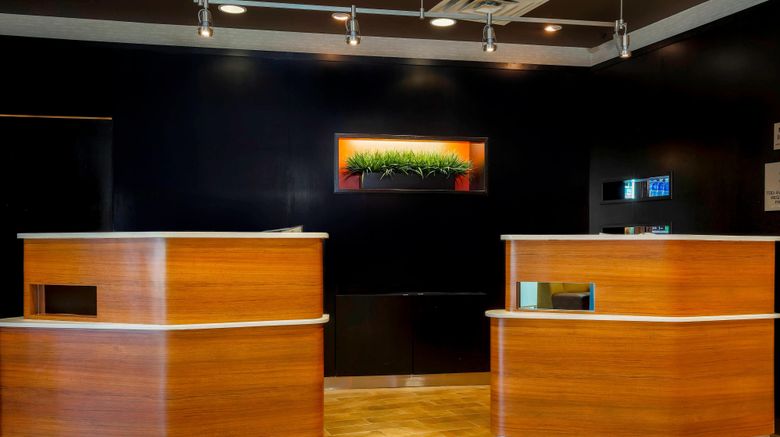 <b>Courtyard Dallas Arlington South Lobby</b>. Images powered by <a href="https://www.leonardoworldwide.com/" title="Leonardo Worldwide" target="_blank">Leonardo</a>.