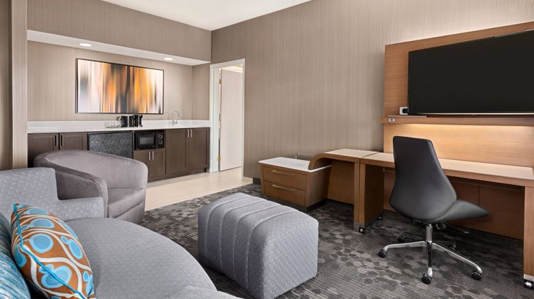 <b>Courtyard Roseville Marriott Room</b>. Images powered by <a href="https://www.leonardoworldwide.com/" title="Leonardo Worldwide" target="_blank">Leonardo</a>.