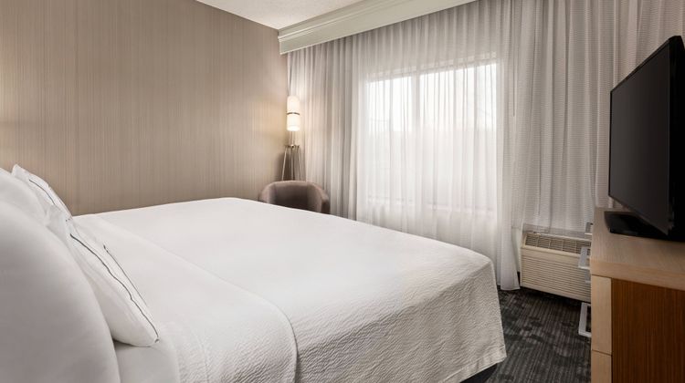 Courtyard Roseville Marriott Suite